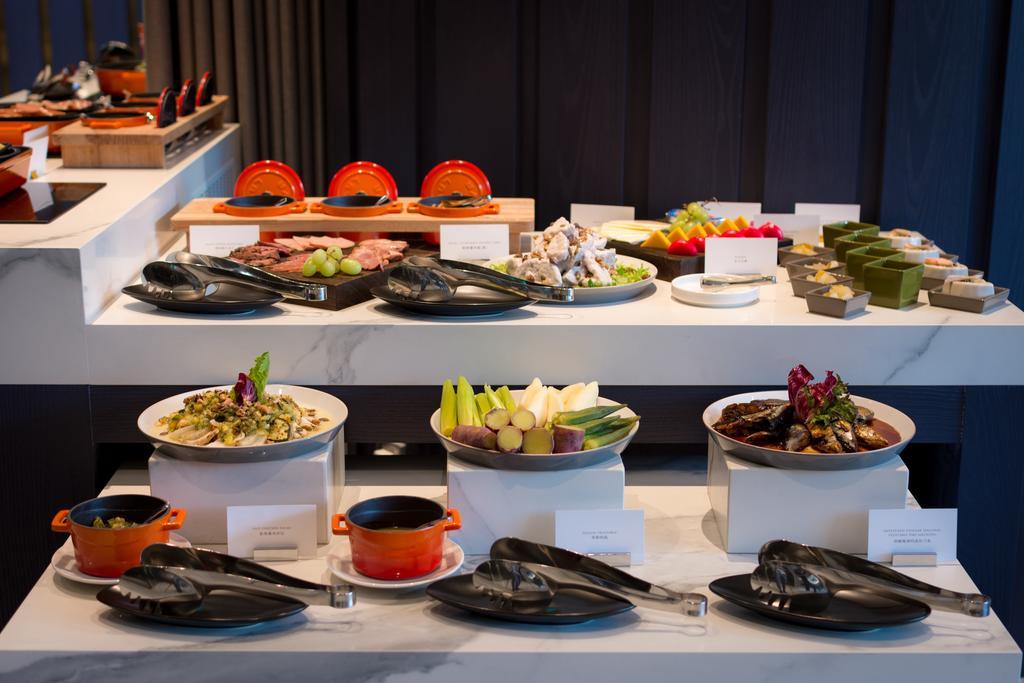 Park Lees Hotel Kaohsiung Zewnętrze zdjęcie A salad bar